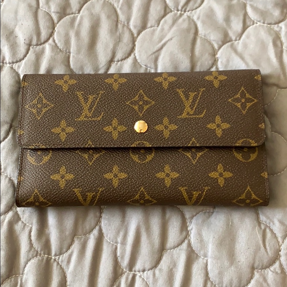 Louis Vuitton tri fold wallet